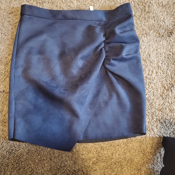 BCBG Generation NWOT Sueded Fabric Skirt 8 - Picture 4 of 6